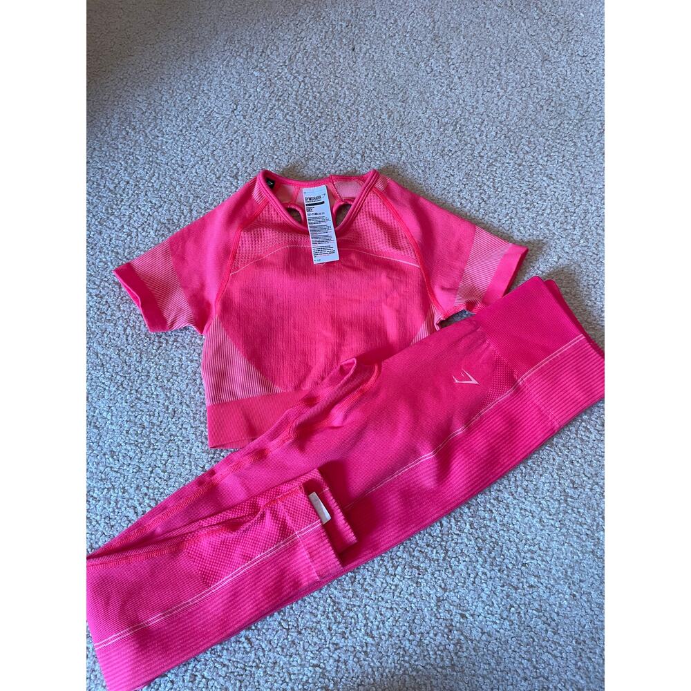 Gymshark Ultra Seamless Women’s Set- Top & Leggings